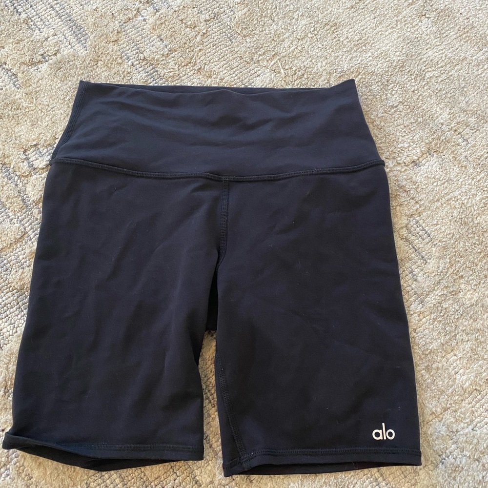 ALO yoga biker shorts